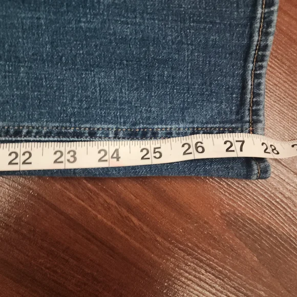 H & M Girlfriend Fit Distressed Jeans Stretch size 10 EUC - Picture 10 of 10